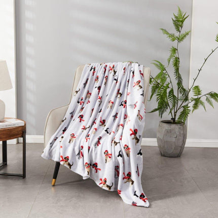 Velvetio's USA THROW is perfect for winter comfort. Crafted from Winteral ES Grey fabric, it features a new design for a luxuriously soft and cozy feel. Perfect for curling up on the couch or adding warmth to your bedroom.