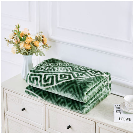 Available in a variety of rich color combinations, this throw allows you to express your personal style effortlessly. Whether you prefer bold and dramatic hues or subtle, soothing tones, the selection ensures a perfect match for different interior palettes.