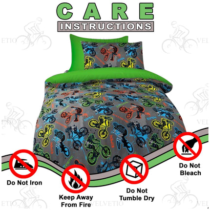 The high-impact design features riders in vibrant red, yellow, blue, and green, with words like “BMX” and “EXTREME” adding a thrilling touch. Reversible with a bright green underside, this duvet set is as fun as it is functional—easy to care for, breathable, and a standout addition to any sporty kid’s room.

