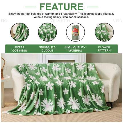 Soft Floral Daisy Decorative Blanket – Comfortable flannel throw showcasing an attractive daisy pattern, perfect for draping over a sofa, bed or chair and creating a warm and inviting home atmosphere.