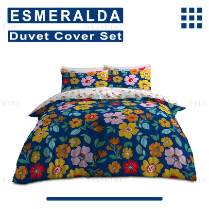 Reversible duvet cover offers two elegant looks in one bedding set.
Flip the design easily to refresh your bedroom style anytime.