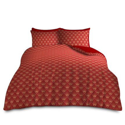 This bedding set weaves together timeless elegance and visual harmony with its radiant red base and golden lattice detailing. The fan-shaped medallions nestled within each diamond add a sense of intricate artistry, reminiscent of classical Eastern design influences. Complementing pillow shams mirror the main pattern, creating a seamless and majestic ensemble ideal for master bedrooms or guest suites. 