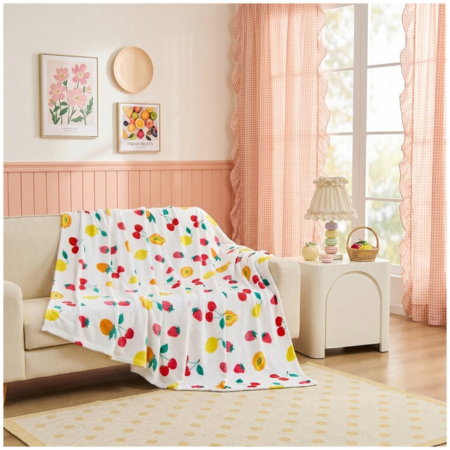 Fruit and Flower Pattern Flannel Throw – Stylish cosy blanket with a delightful nature-inspired design, combining colourful fruit and floral detailing to create an attractive decorative accent for bedrooms and living rooms.