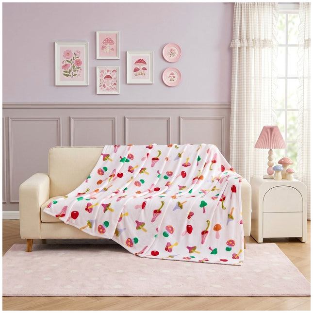 Mushroom Pattern Decorative Throw – Stylish flannel-style home blanket with a fun mushroom motif, ideal for creating a cosy atmosphere while adding a distinctive decorative accent to bedrooms and living rooms.