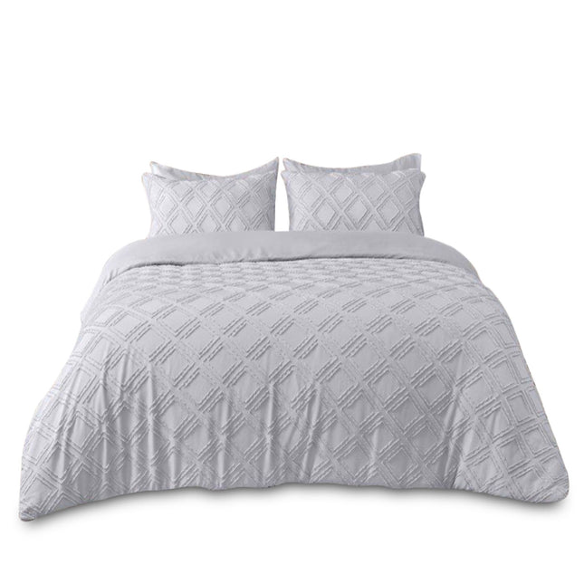 Transform your bedroom into a stylish retreat with the Edison Duvet Cover Set where contemporary design meets everyday comfort. The diamond-stitched pattern adds texture and dimension, making it an eye catching centerpiece in any modern or minimalist space. Whether you're aiming for a hotel style look or just want a refreshing update, this duvet set offers a versatile design that complements any color scheme or bedroom décor.