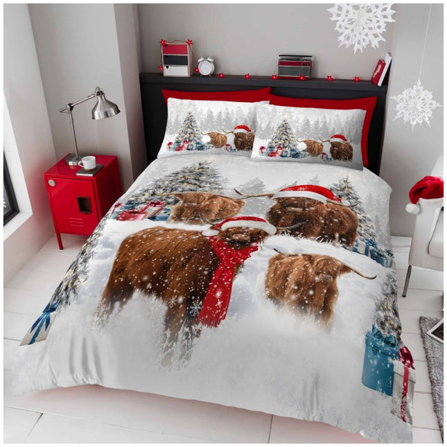 Featuring an adorable highland cow named Herble dressed in festive attire, the design adds personality and humour to any bedroom. The duvet cover is reversible for two different looks in one, and matching pillowcases complete the cheerful ensemble. Perfect for adding a rustic Christmas feel to your home or gifting to a farm animal lover this holiday season.
