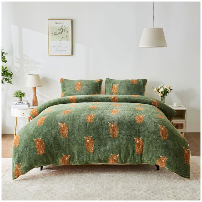 The adorable Highland cow teddy printed design adds a charming and cozy touch to your bedroom décor. Its playful yet stylish look makes it suitable for both children’s rooms and relaxed, modern bedrooms.