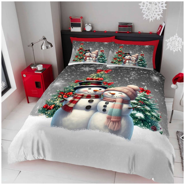 This microfiber duvet cover offers just the right balance of lightness and insulation. It keeps you warm without overheating, making it perfect for winter nights and cozy mornings under the covers.