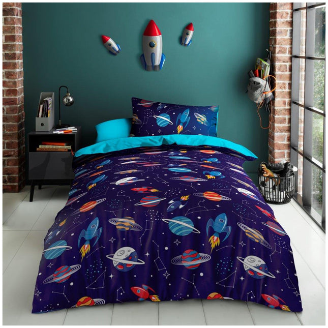 Make bedtime exciting with our Space Boys Kid Duvet Cover Set, featuring fun outer space designs that spark imagination. Crafted from ultra-soft 100% polyester microfiber, this bedding set is breathable, lightweight, and gentle on sensitive skin – perfect for keeping your little astronaut cozy all night long.