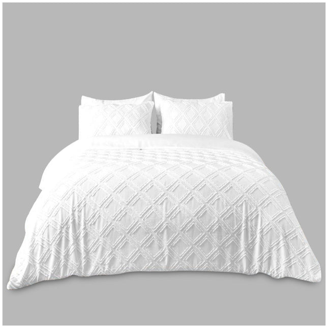 This bedding set is hypoallergenic, breathable, and easy to care for machine washable and quick to dry. The set includes a duvet cover with a secure closure and matching pillowcases to complete the look. Whether you're refreshing your room for a new season or upgrading for daily comfort, the Edison set blends style, softness, and simplicity effortlessly.

